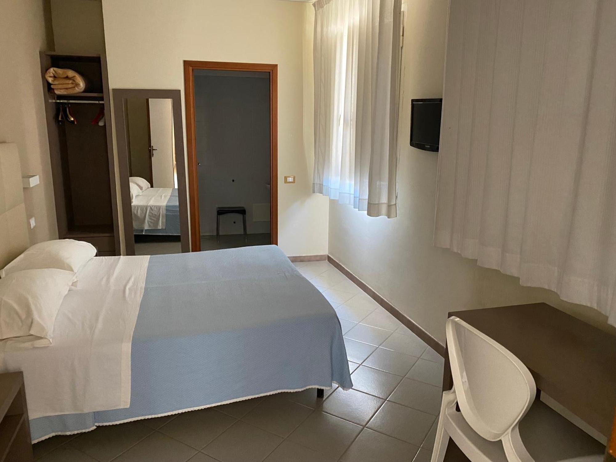 Hotel Moderno Трапани Екстериор снимка