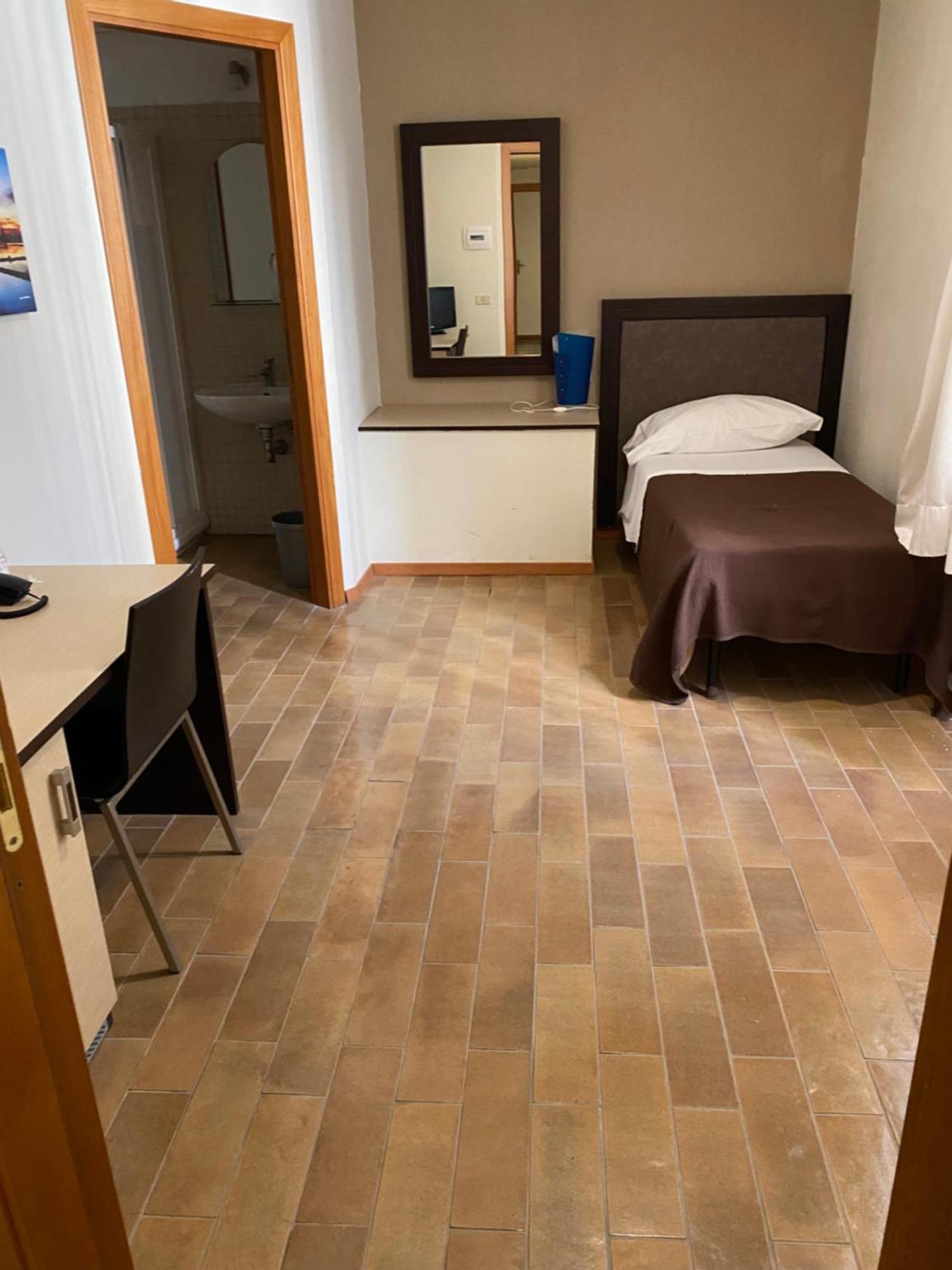 Hotel Moderno Трапани Екстериор снимка
