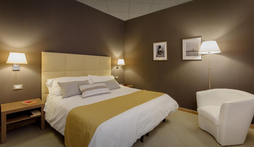 Hotel Moderno Трапани Екстериор снимка