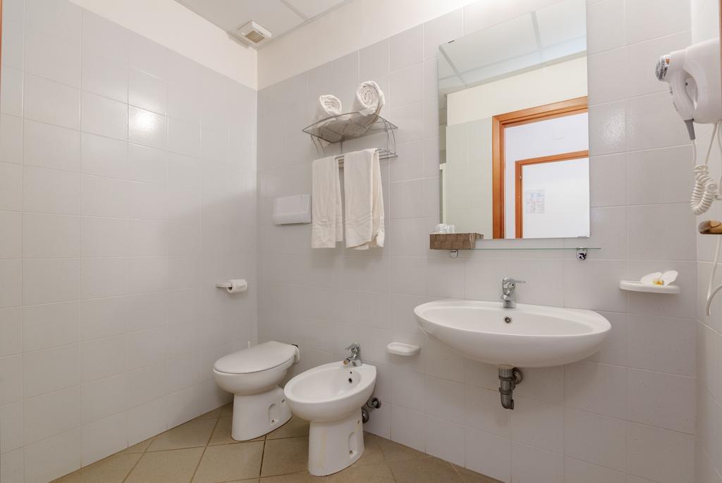 Hotel Moderno Трапани Екстериор снимка